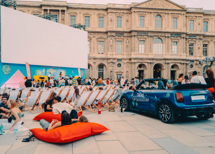 UNE EXPÉRIENCE À CIEL OUVERT EN MINI COOPER CABRIO.